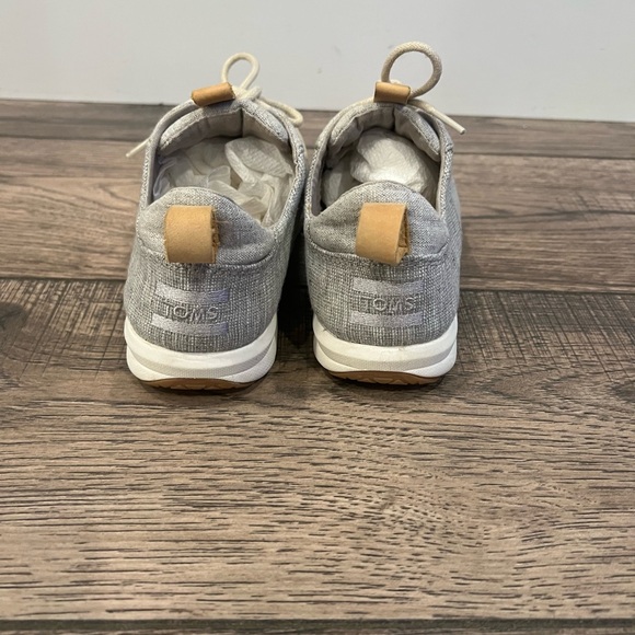 Toms Light Gray Women's Flats - Picture 4 of 6